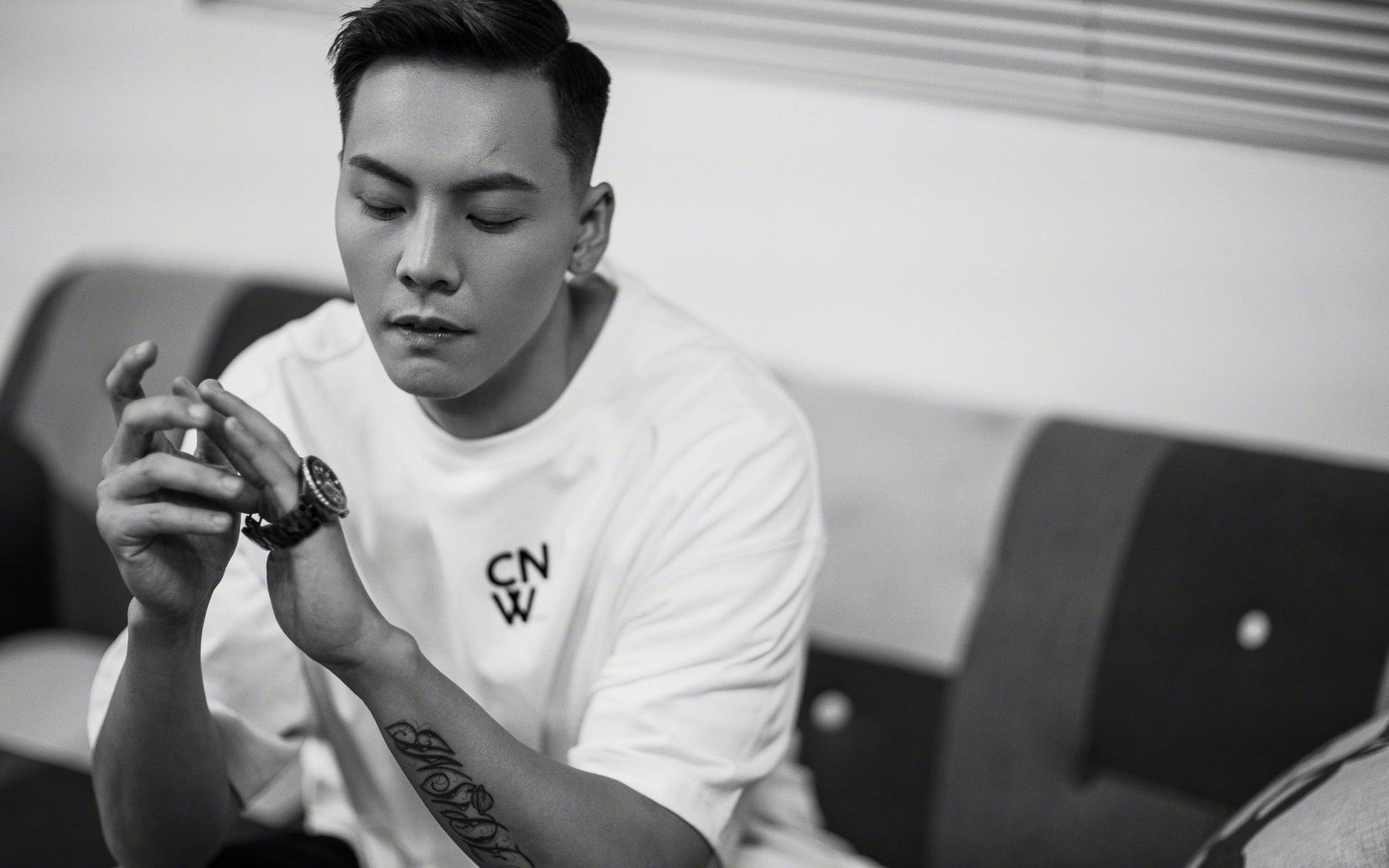 双面绿茵，弗拉霍维奇点燃巴尔干之火，英格兰铁幕笼罩哥伦比亚